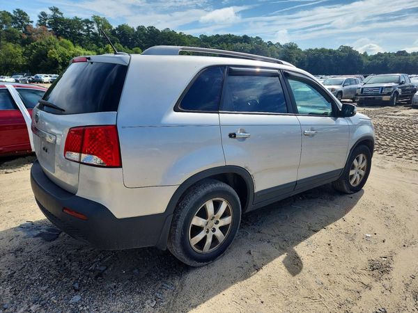 2013 KIA SORENTO Base / LX