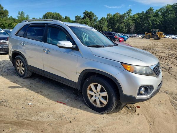 2013 KIA SORENTO Base / LX