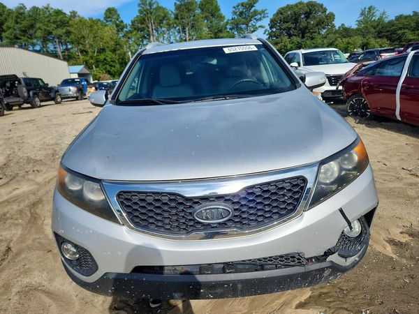 2013 KIA SORENTO Base / LX