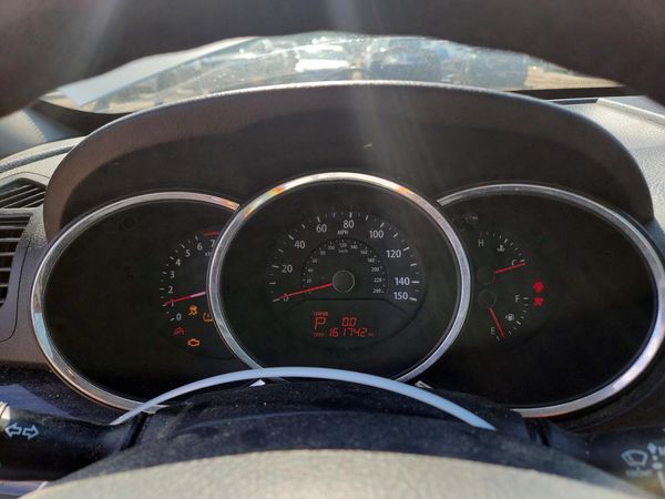 2013 KIA SORENTO Base / LX