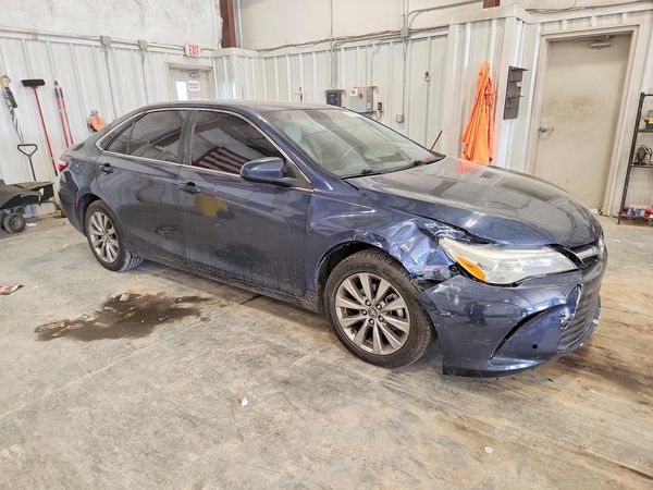 2016 TOYOTA CAMRY