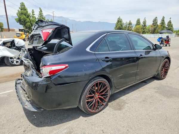 2016 TOYOTA CAMRY
