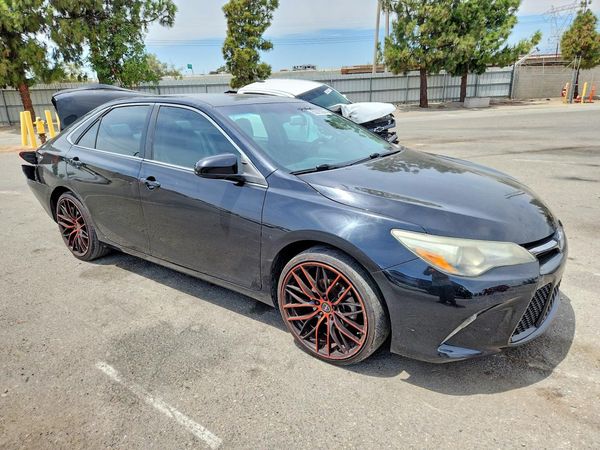 2016 TOYOTA CAMRY