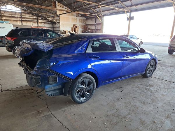 2022 HYUNDAI ELANTRA
