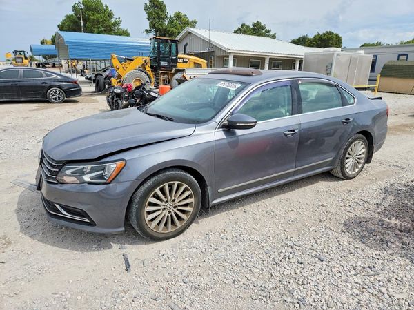 2017 VOLKSWAGEN PASSAT