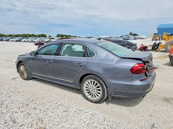 2017 VOLKSWAGEN PASSAT