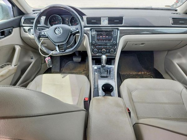 2017 VOLKSWAGEN PASSAT