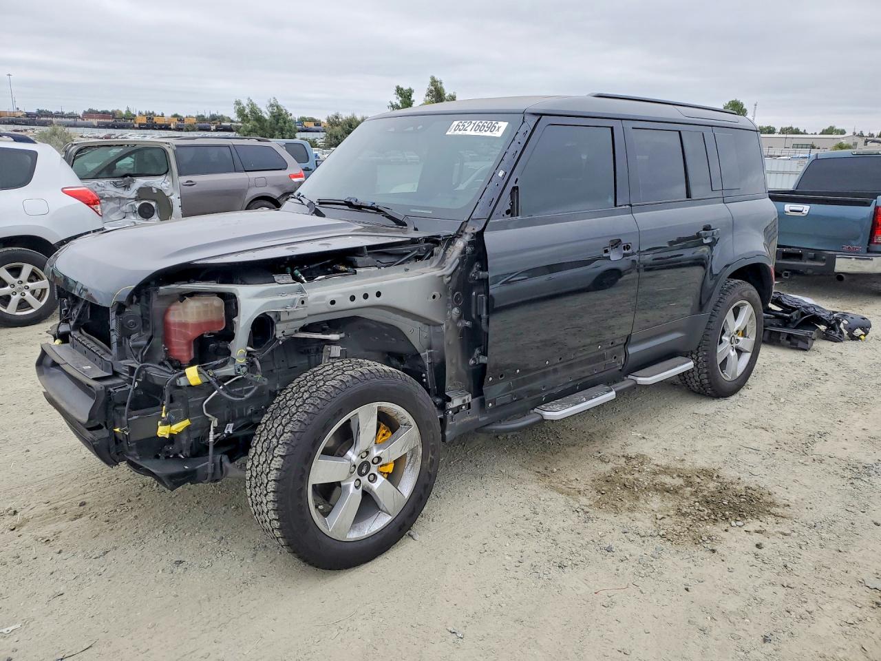 2025 LAND ROVER DEFENDER