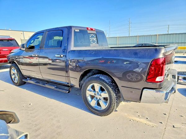 2016 RAM 1500 SLT CREW CAB 4X2