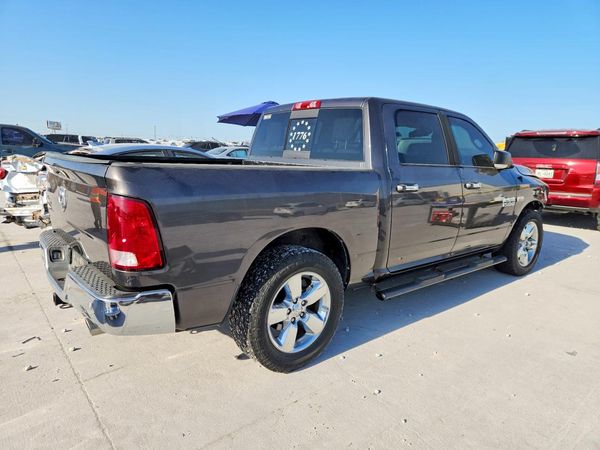 2016 RAM 1500 SLT CREW CAB 4X2