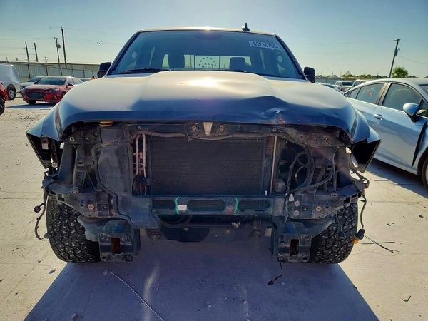 2016 RAM 1500 SLT CREW CAB 4X2