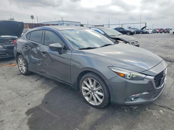 2017 MAZDA 3