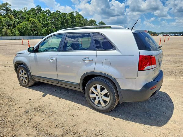 2013 KIA SORENTO Base / LX