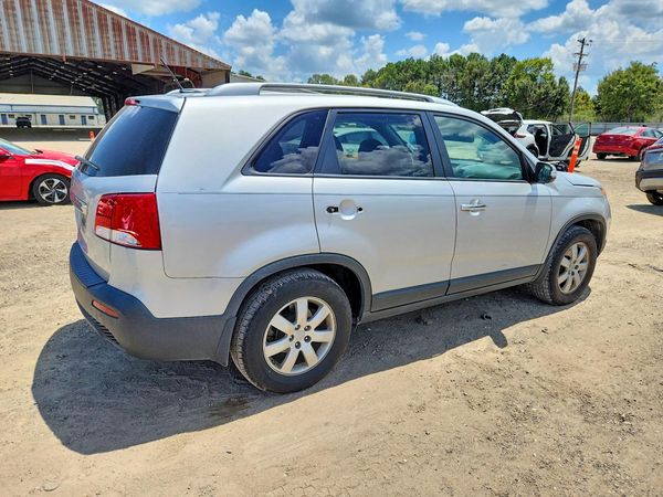 2013 KIA SORENTO Base / LX