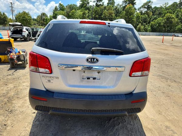 2013 KIA SORENTO Base / LX