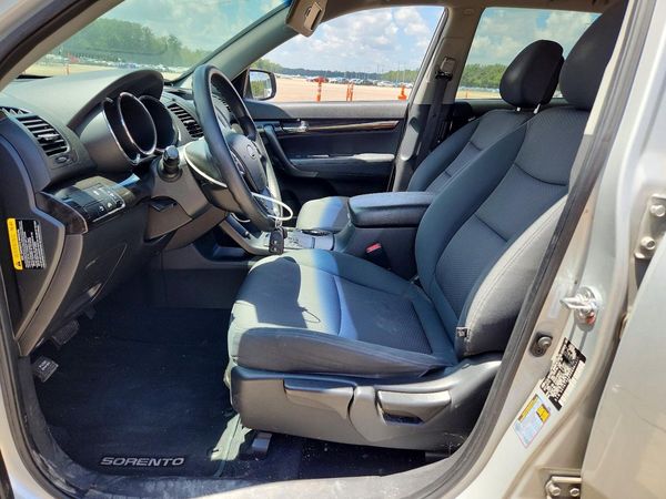 2013 KIA SORENTO Base / LX