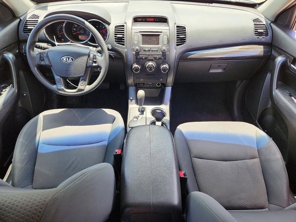 2013 KIA SORENTO Base / LX