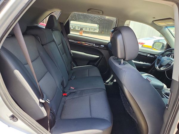 2013 KIA SORENTO Base / LX