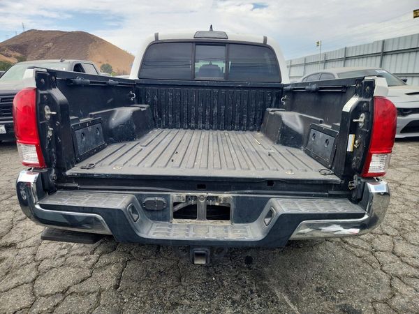 2017 TOYOTA TACOMA