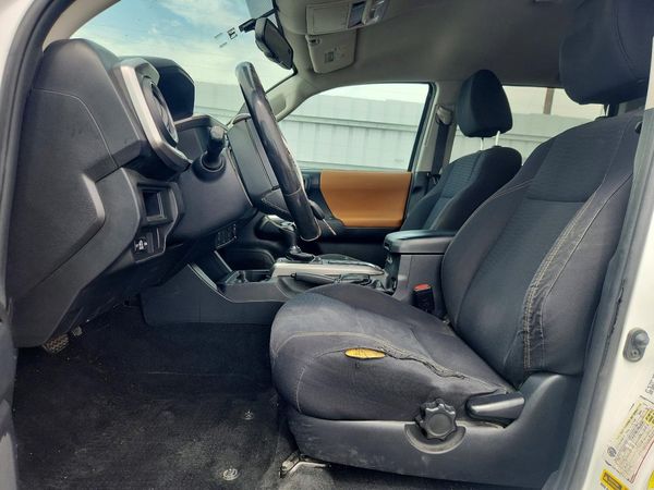 2017 TOYOTA TACOMA