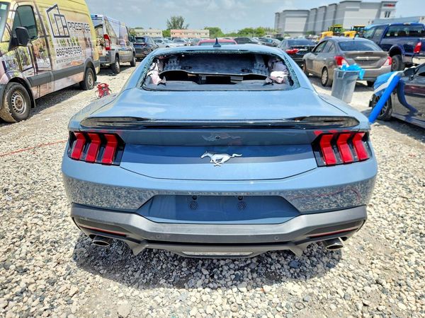 2025 FORD MUSTANG
