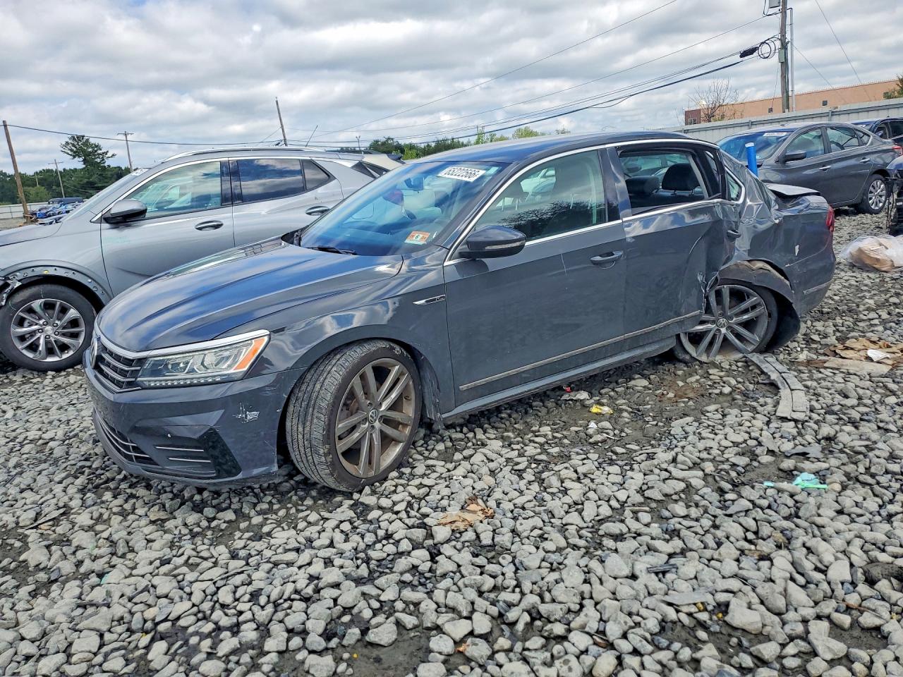 2017 VOLKSWAGEN PASSAT