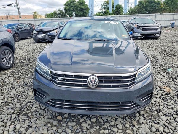 2017 VOLKSWAGEN PASSAT
