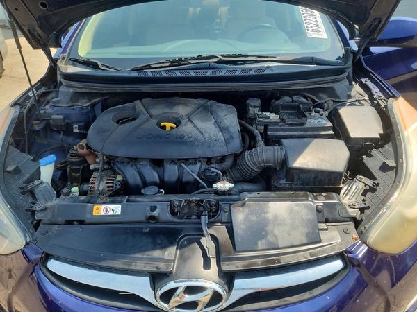 2013 HYUNDAI ELANTRA — Engine bay
