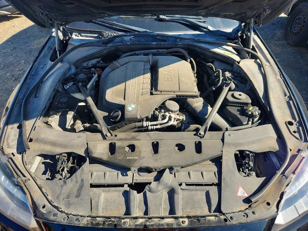2015 BMW 6 SERIES — Engine bay