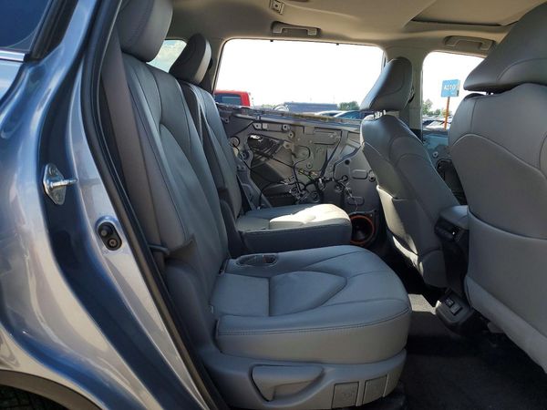 2022 TOYOTA HIGHLANDER Limited