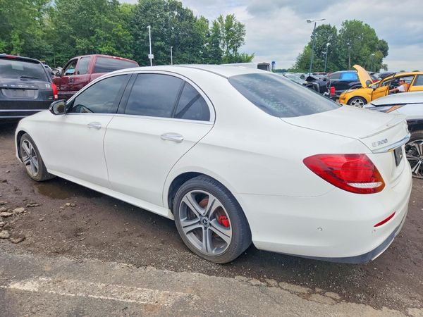 2017 MERCEDES-BENZ E E300