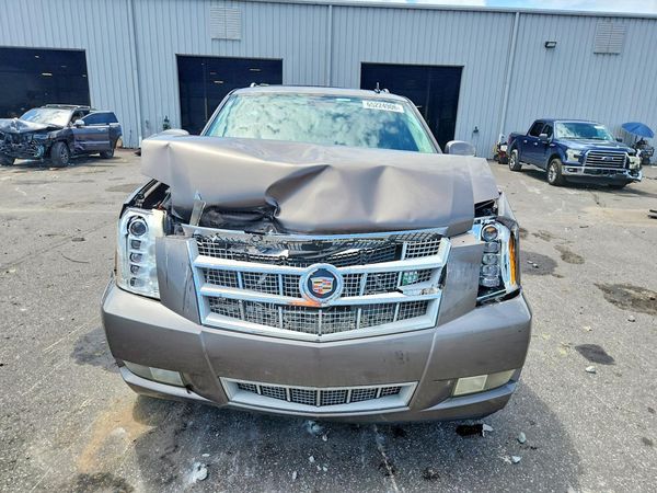 2012 CADILLAC ESCALADE