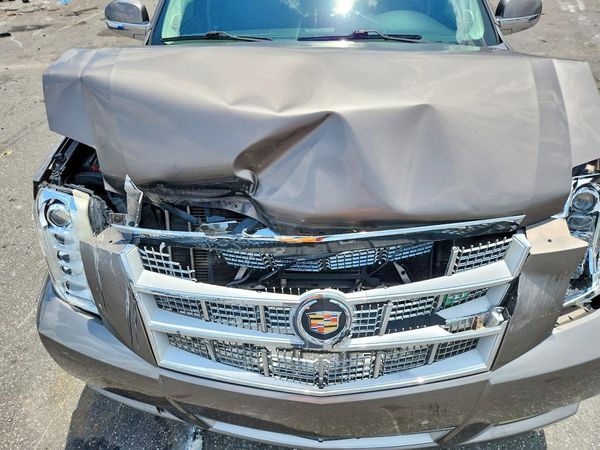 2012 CADILLAC ESCALADE