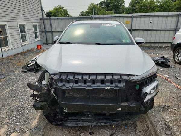 2018 HYUNDAI KONA SEL with Tech Pkg