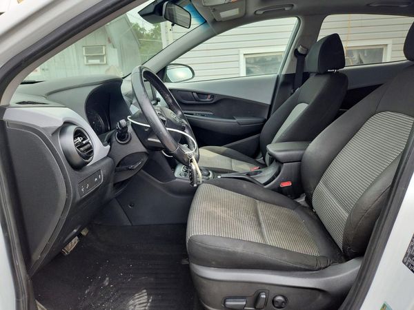 2018 HYUNDAI KONA SEL with Tech Pkg