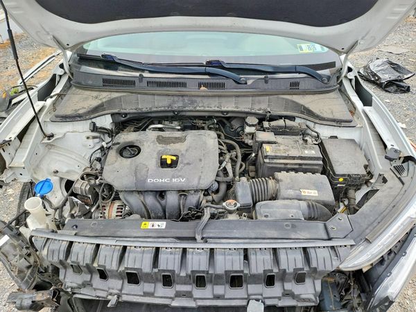 2018 HYUNDAI KONA SEL with Tech Pkg