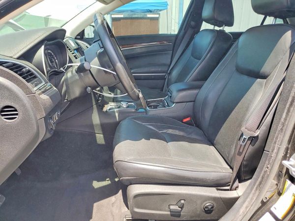 2016 CHRYSLER 300 300C — DENT