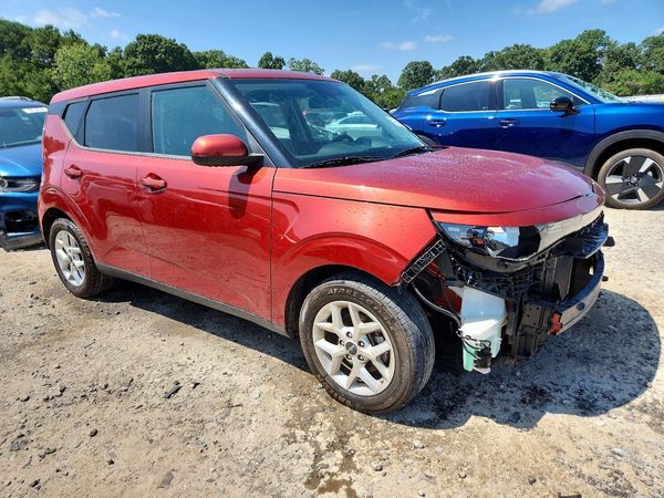 2023 KIA SOUL LX, S