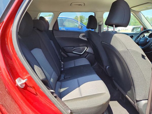 2023 KIA SOUL LX, S