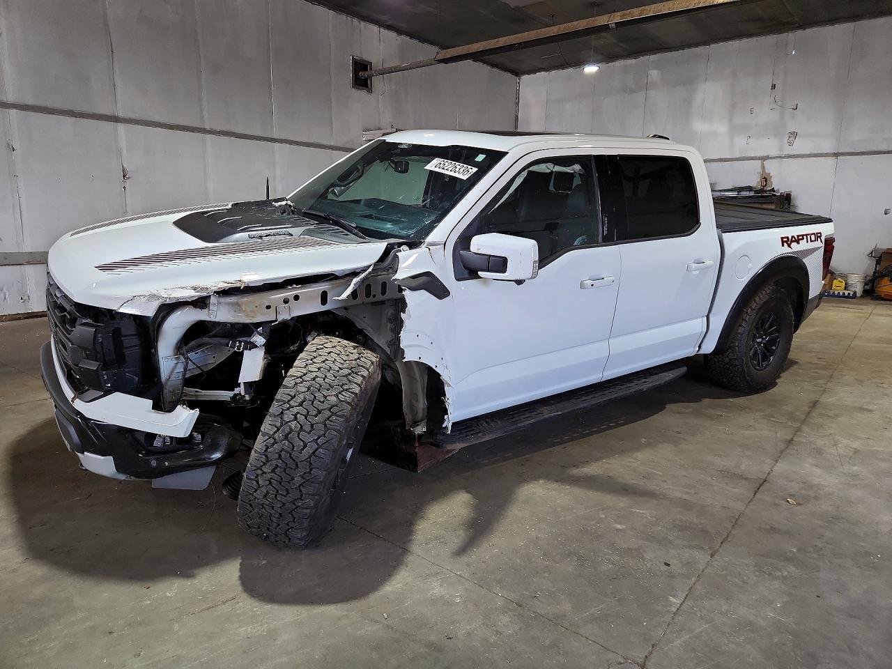 2024 FORD F150 — Front 3/4