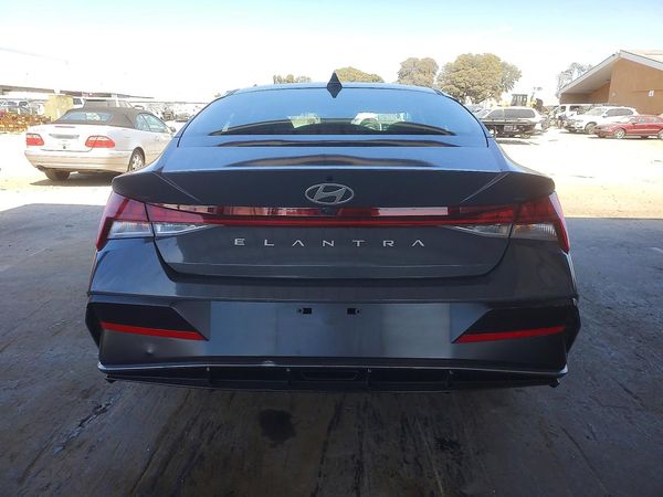 2025 HYUNDAI ELANTRA SEL Convenience — DIRR