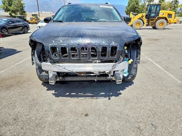 2019 JEEP CHEROKEE LATITUDE 4X4