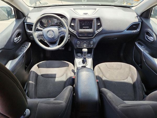 2019 JEEP CHEROKEE LATITUDE 4X4