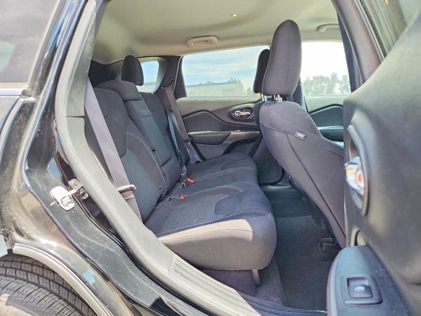 2019 JEEP CHEROKEE LATITUDE 4X4