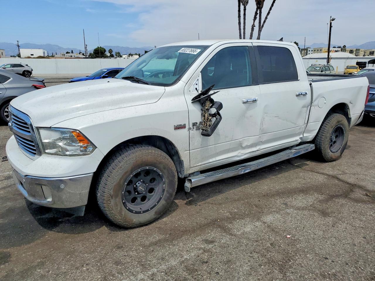 2017 RAM 1500 SLT CREW CAB 4X4