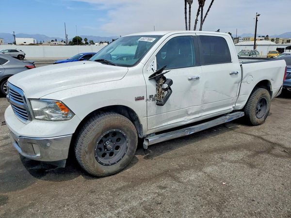2017 RAM 1500 SLT CREW CAB 4X4