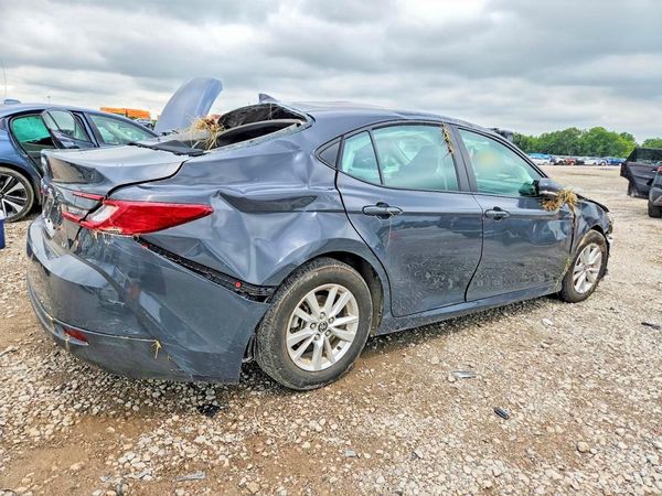 2025 TOYOTA CAMRY