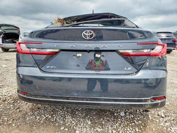 2025 TOYOTA CAMRY