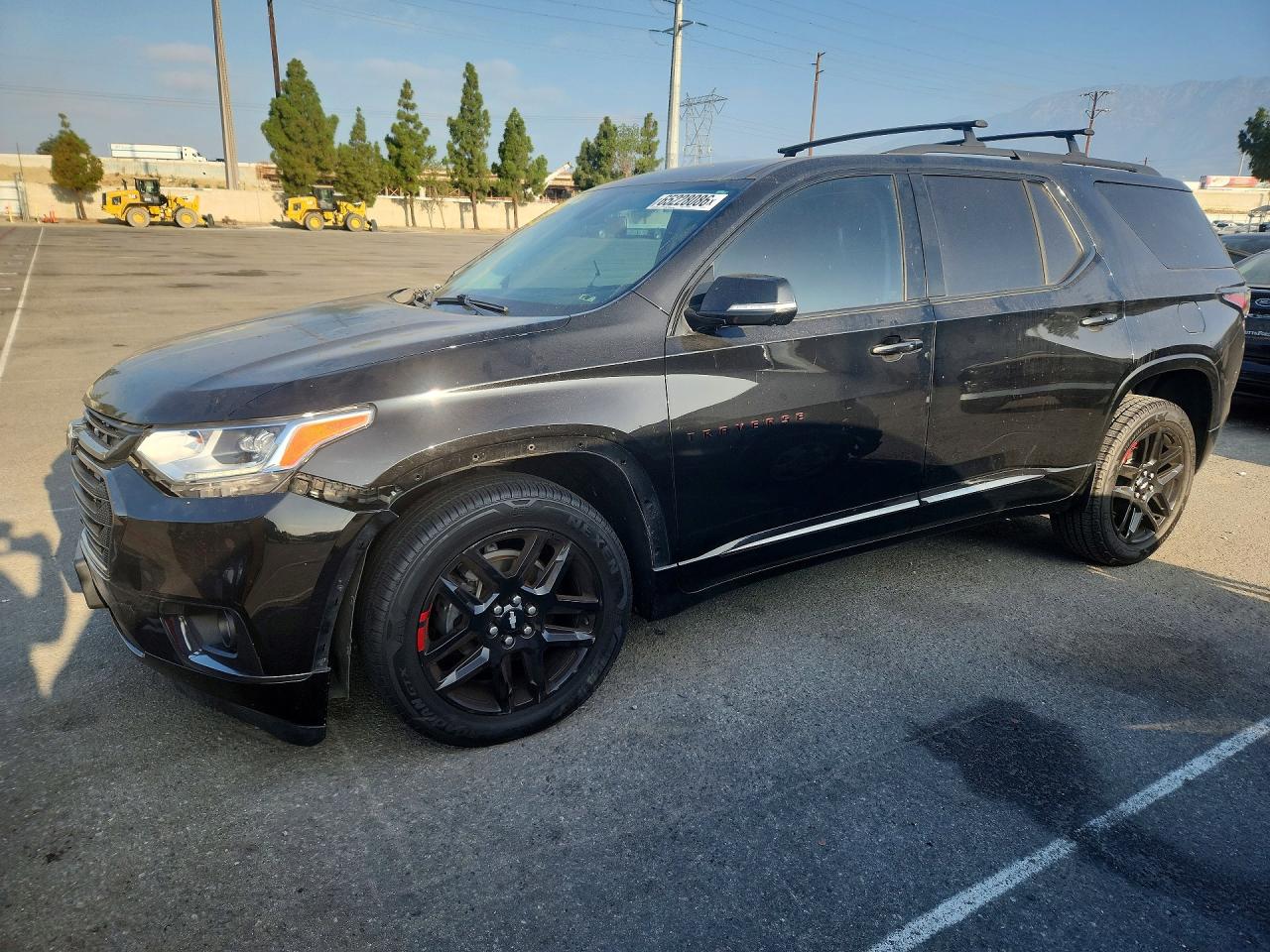 2020 CHEVROLET TRAVERSE Premier — Front 3/4