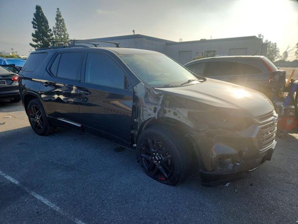 2020 CHEVROLET TRAVERSE Premier — Passenger 3/4